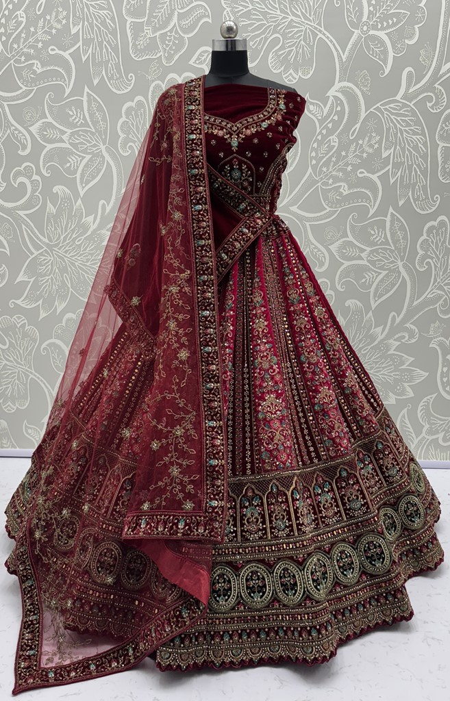 Very-Well Detailed Hand Mirror Crafted with Various Embroidery and Doubke dupatta combine Bridal Lehenga Chol